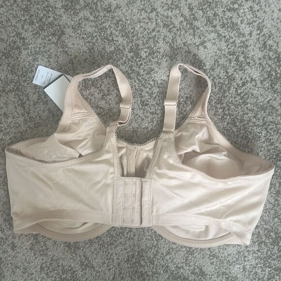 Wacoal Basic Beauty Full Figure, Seamless Bra 42DDD - Picture 6 of 8